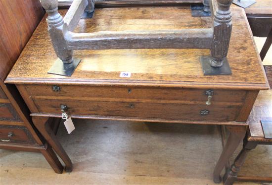 Oak canteen table(-)